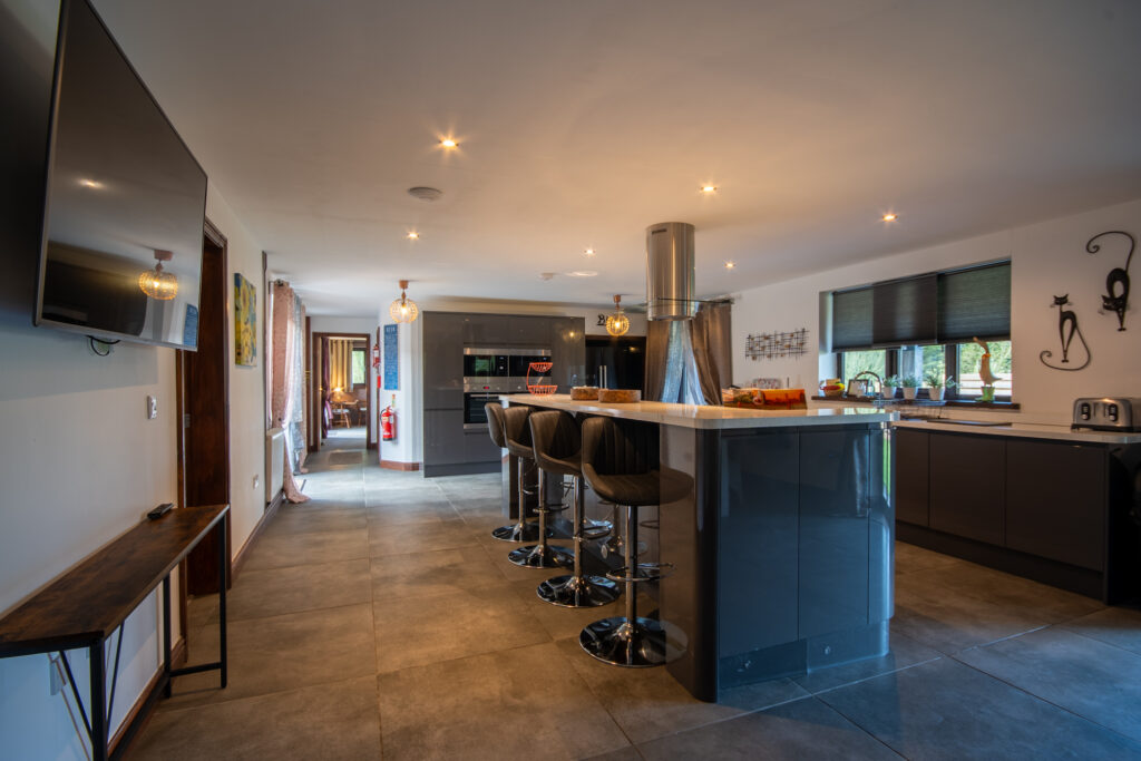luxury lodge in Yellowrush