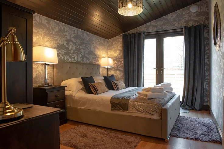 log cabin for romantic weekend